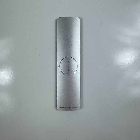 Apple TV 3rd Generation A1469 Remote Powercord 8GB 1080p HD Resolution Streaming - Picture 7 of 9